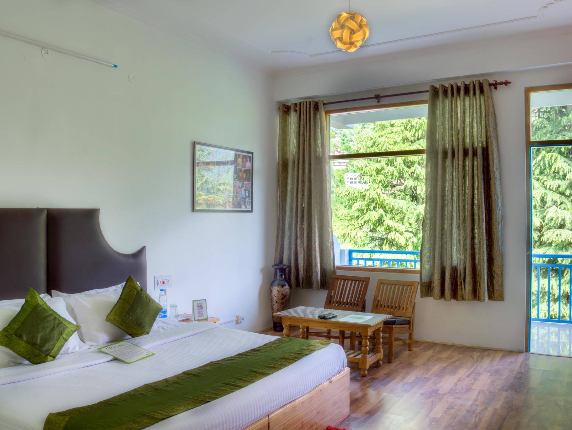 ホテル Treebo Trend Celebriti Manali Vashist エクステリア 写真