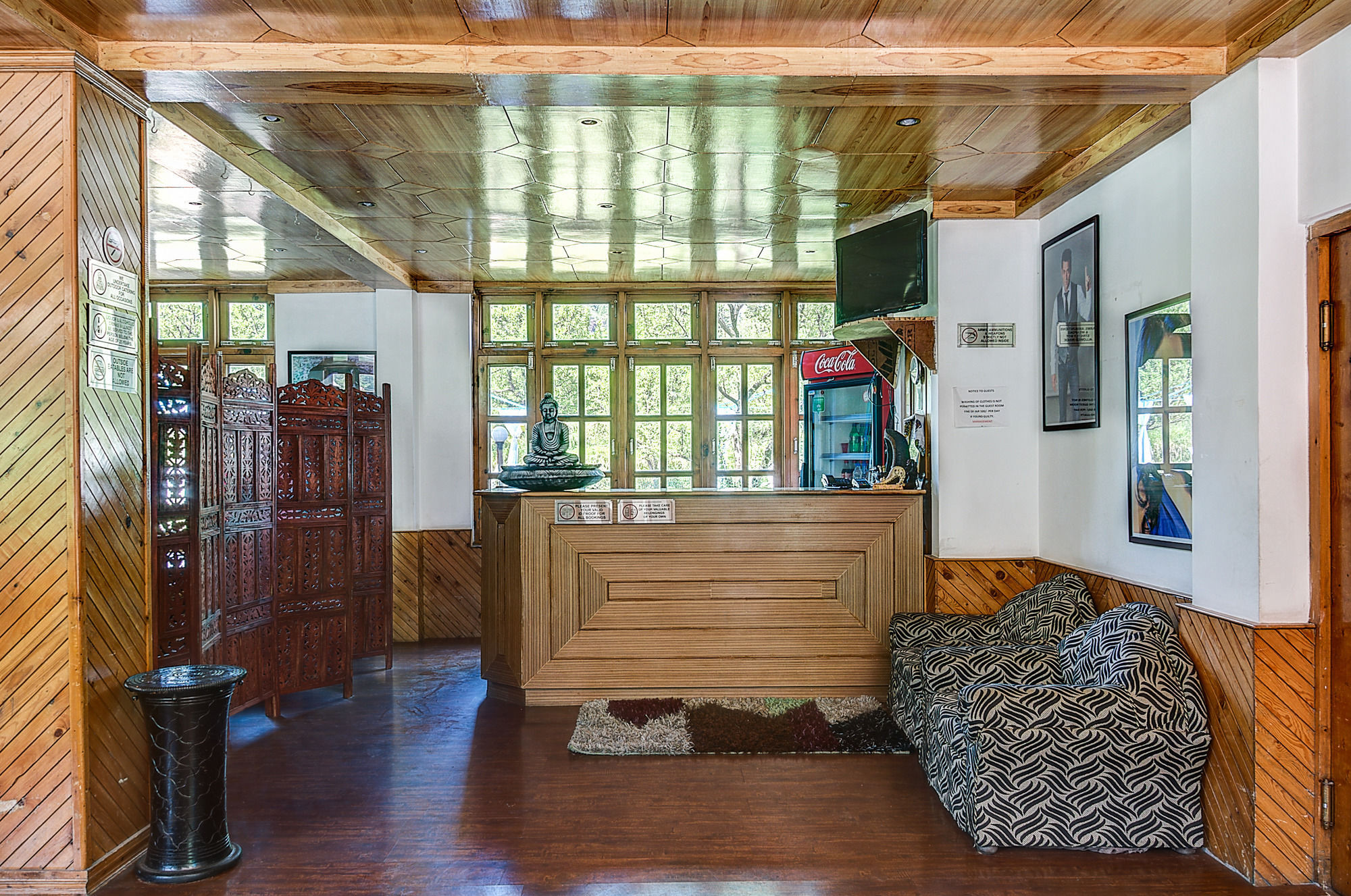 ホテル Treebo Trend Celebriti Manali Vashist エクステリア 写真