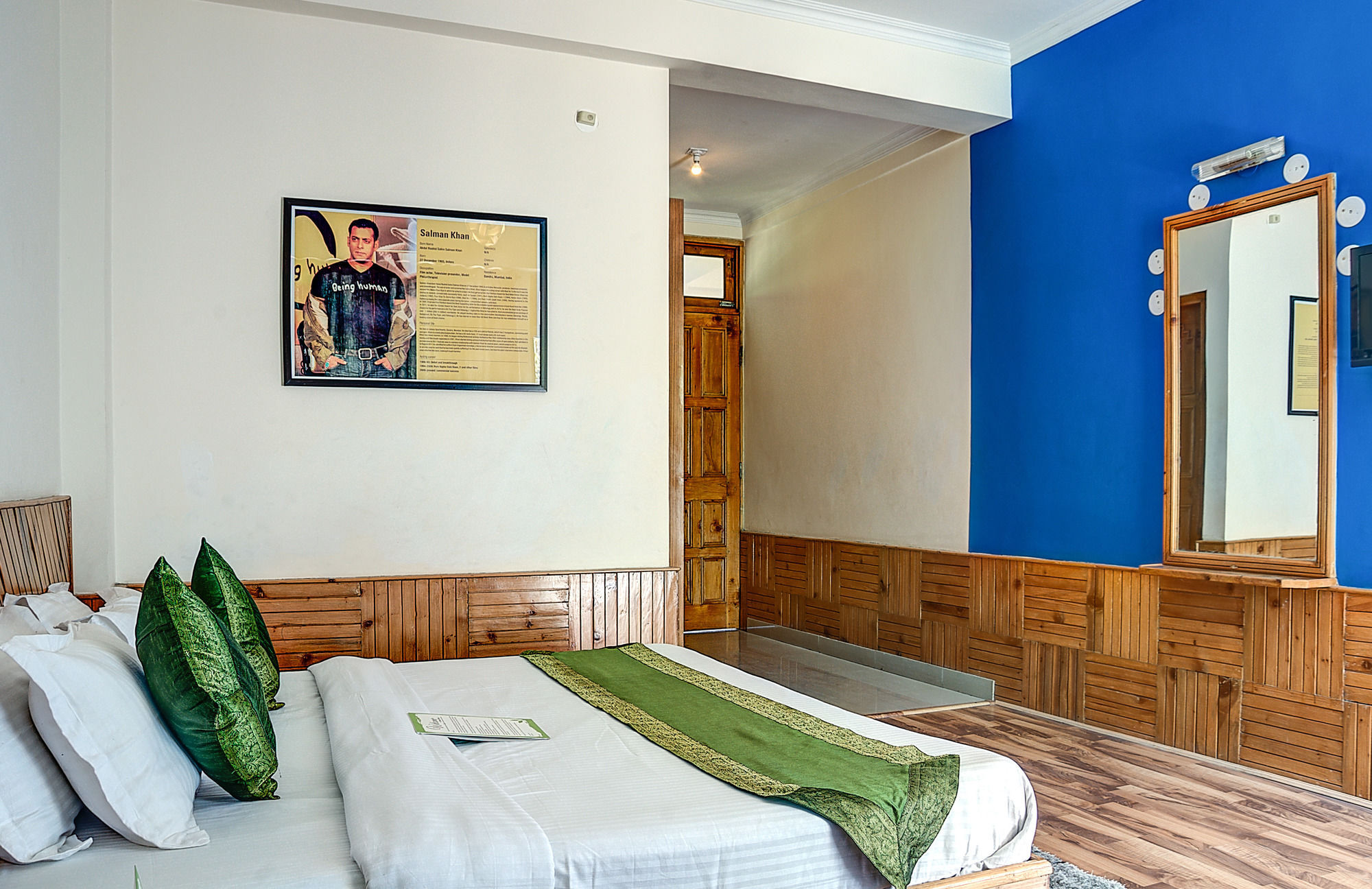 ホテル Treebo Trend Celebriti Manali Vashist エクステリア 写真
