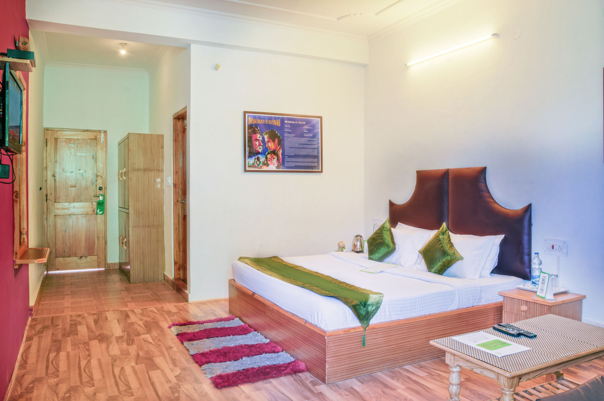 ホテル Treebo Trend Celebriti Manali Vashist エクステリア 写真